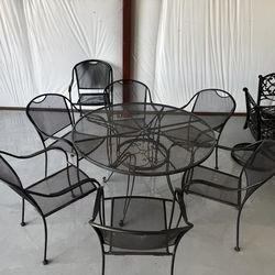 Patio Furniture Round Table