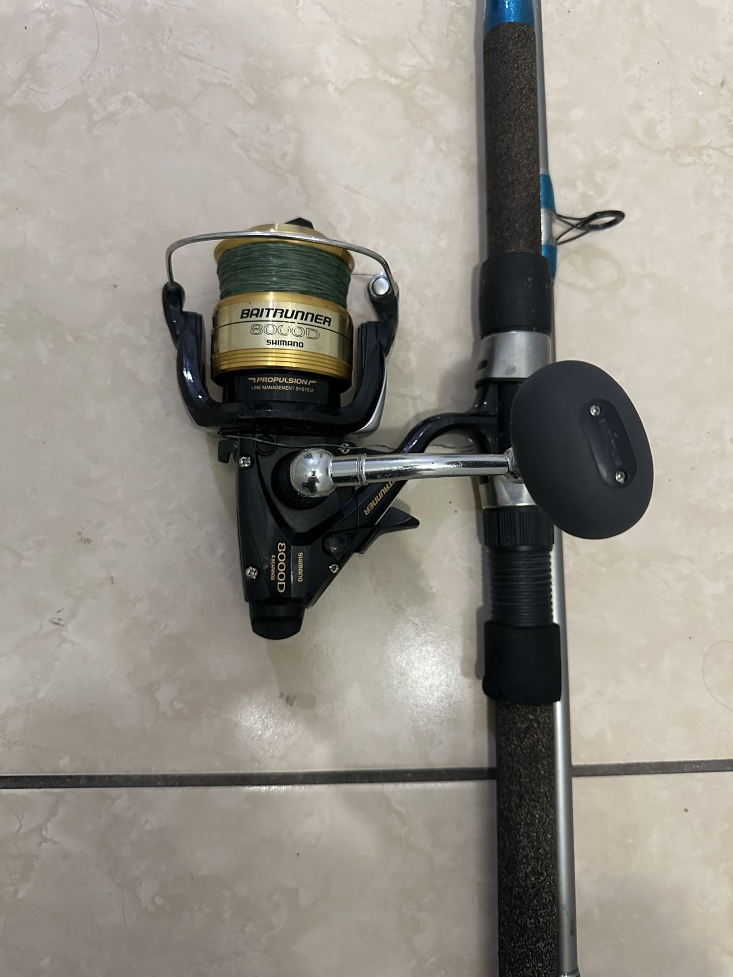 Shimano 8000 With A Surf Rod 10 Foot 60 pound braid 350 yard