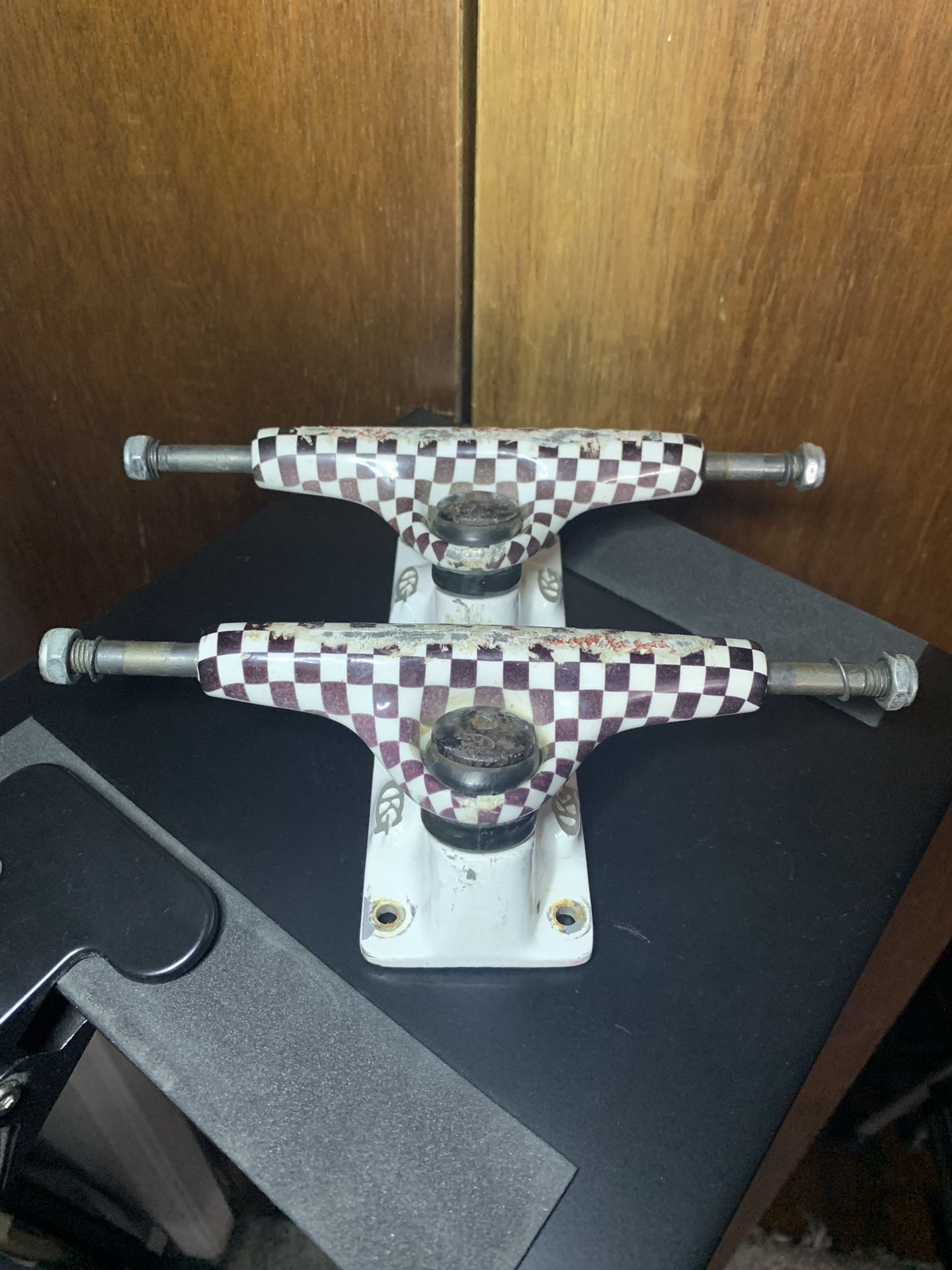 RARE! 🔥Grind King Skateboard Trucks 7.5 - CHECKER BOARD DESIGN! Vintage ⚡️
