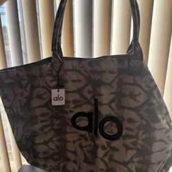 Alo Yoga Grey Tiedye One Size Super Shopper Tote Bag NWT Travel Bag