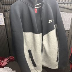 Nike tec hoodie Grey/Black Size 2XL