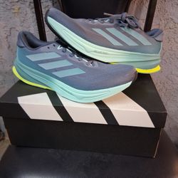 Adidas Supernova. 