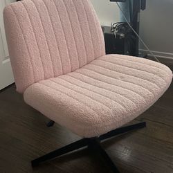 Pink Comfy Swivel Chair 