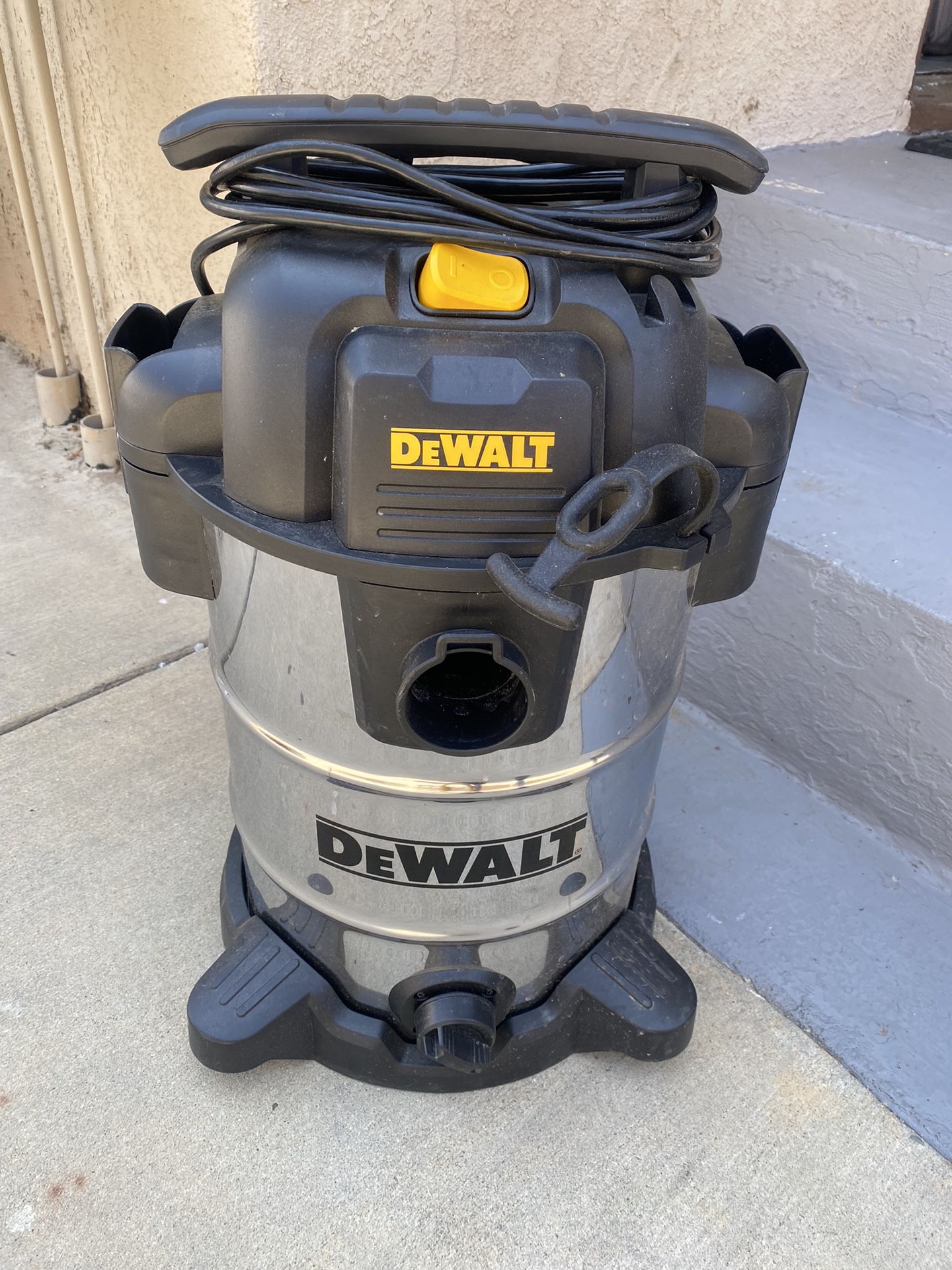 DeWalt Wet/dry/ Blower Vac