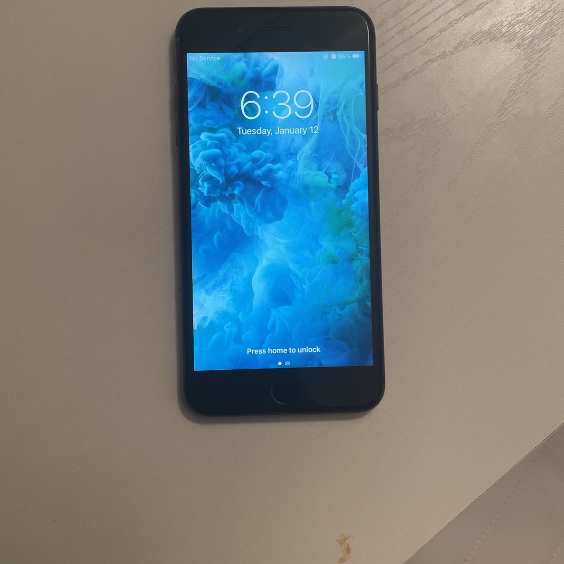 Iphone 8 plus Unlocked + Case
