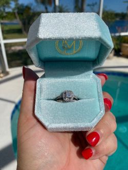 White gold princess cut diamonds wedding set