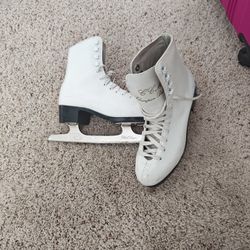 Girl's Ice Skates, Size 4, White 