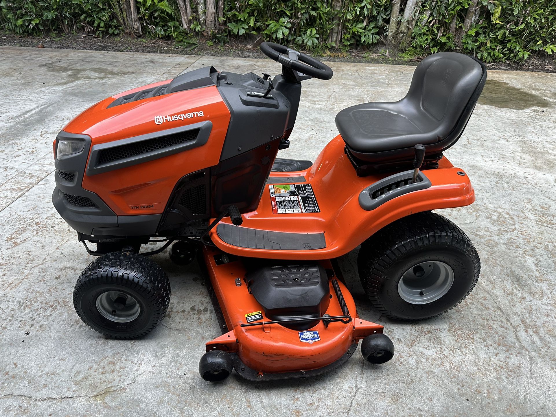 Riding Mower Husqvarna 54” Deck - YTH24V54