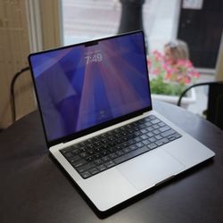 MacBook Pro 14” (M2 Pro, 16GB RAM, 512GB SSD) – Excellent Condition