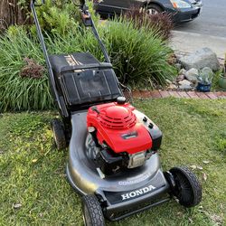 HondaHRC 216  1st Generation hydrostatic transmission Commercial Lawn Mower