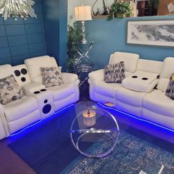 Loveseat_new_in_store_only_loveseat_available_for_this_price