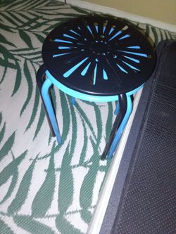 2 stackable side tables or plant stands $5 each
