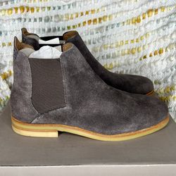 New Gray Suede Shoe Boot Size 9