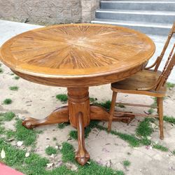 Round Kitchen Table and Chair Must Sell Today 