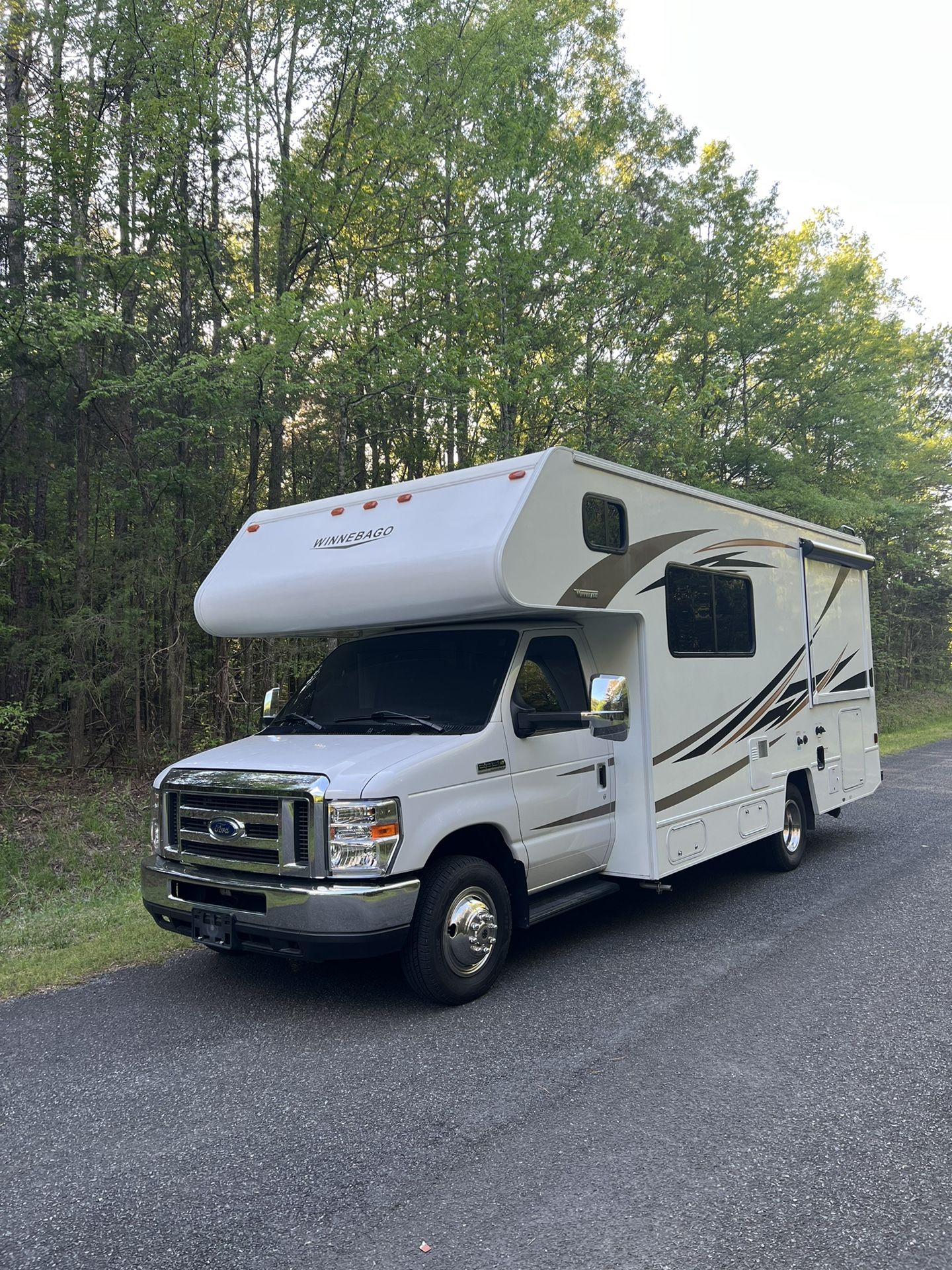 2019 Minnie Winnie 22M RV 