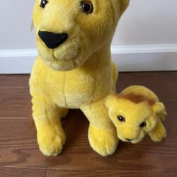 Very Rare 2002 Ringling Brothers & Barnum & Bailey Circus Yellow Lion And Cub