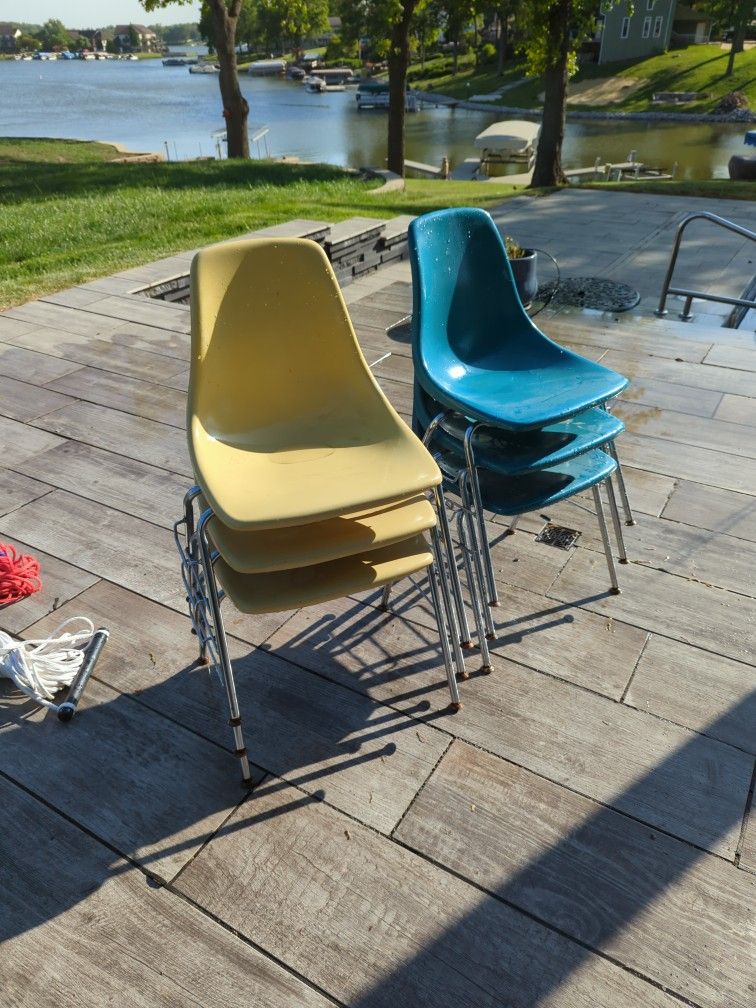 6 Polyply Michigan Chairs