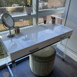 Desk/Vanity 