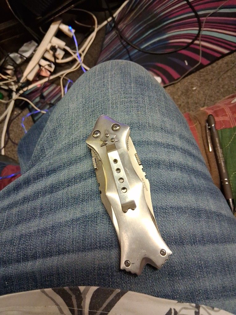 Two Bladed Nife