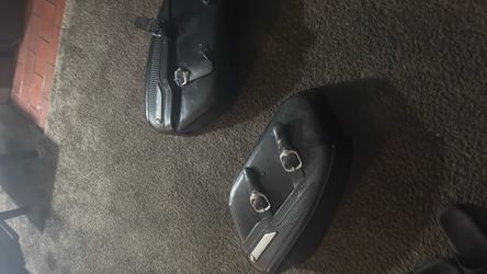 Road king saddle bags