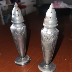 Arr Nuevo Salt +pepper Shakers