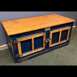Foot Locker / Cabinet From 1910