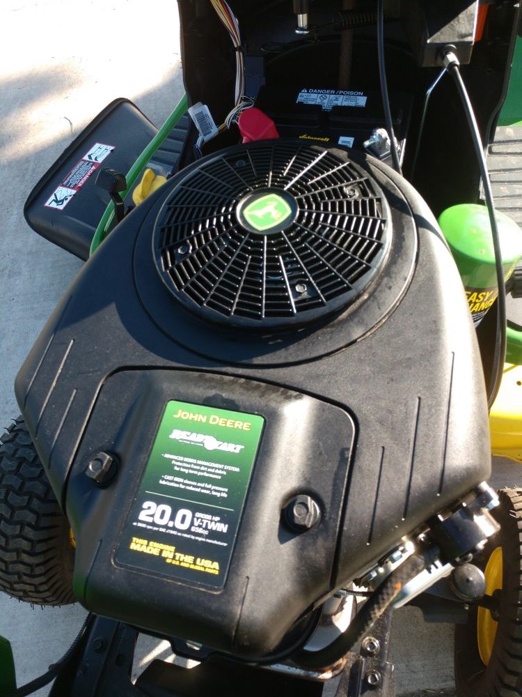 John Deere E120 42 in. 20 HP VTwin Gas Hydrostatic Lawn Tractor