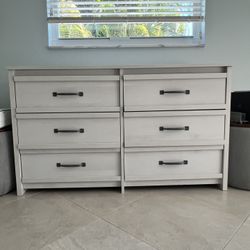 Dresser and Nightstand 