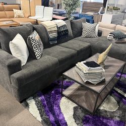 Gorgeous sectional! 😍✅🎉 Easy financing! SALE!