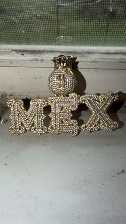 Moissanite pendant