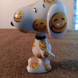 Peanuts-- Happy Face Snoopy 