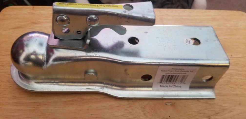 Harbor Freight 2 -1/2" Tongue 2" Ball Trailer Coupler $5.00