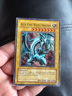Yu-Gi-Oh Blue-Eyes White Dragon SKE-001