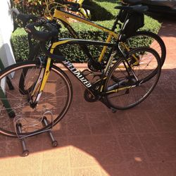 Specialized 2012 Tarmac Elite Men’s 54 road bike.