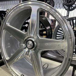 24”x10” CINQUE GIOVANNA WHEEL FOR SALE!!!!!