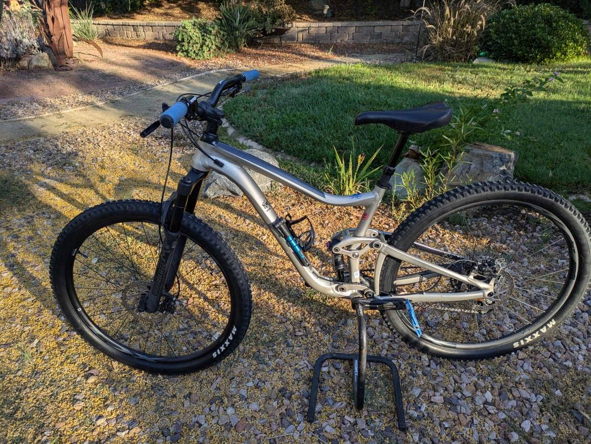 Giant Trance Mountain Bike