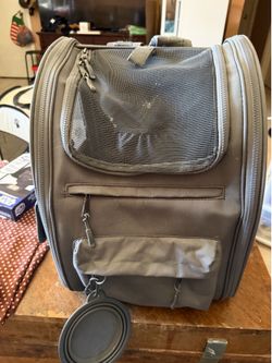 Pet back pack carrier
