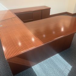 Large U-Shaped Executive Desk – Cherry