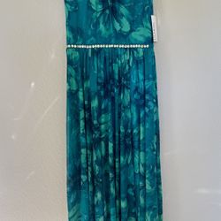 ☘️ St. Patrick’s Dress - SIZE 6 - NEW! Boatneck, Sleeveless, Beaded Waist, Floral Print