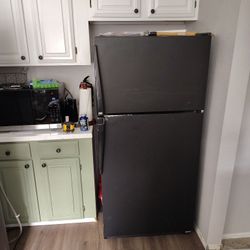 Refrigerator 