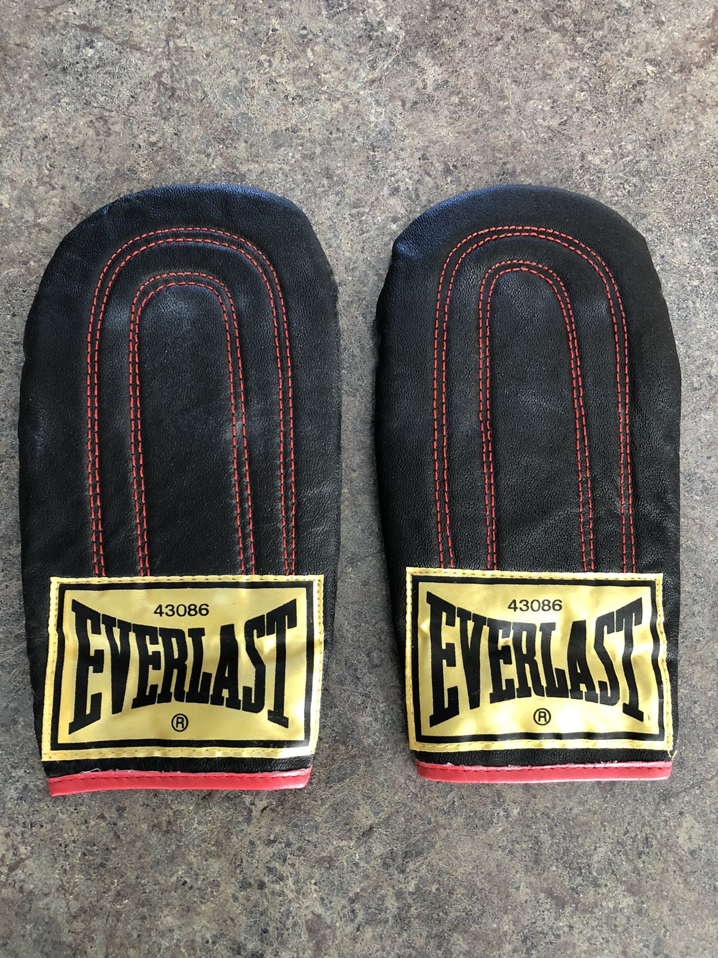 Everlast black leather Advanced speed bag gloves