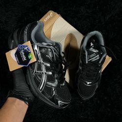 ASICS 1130 BLACK