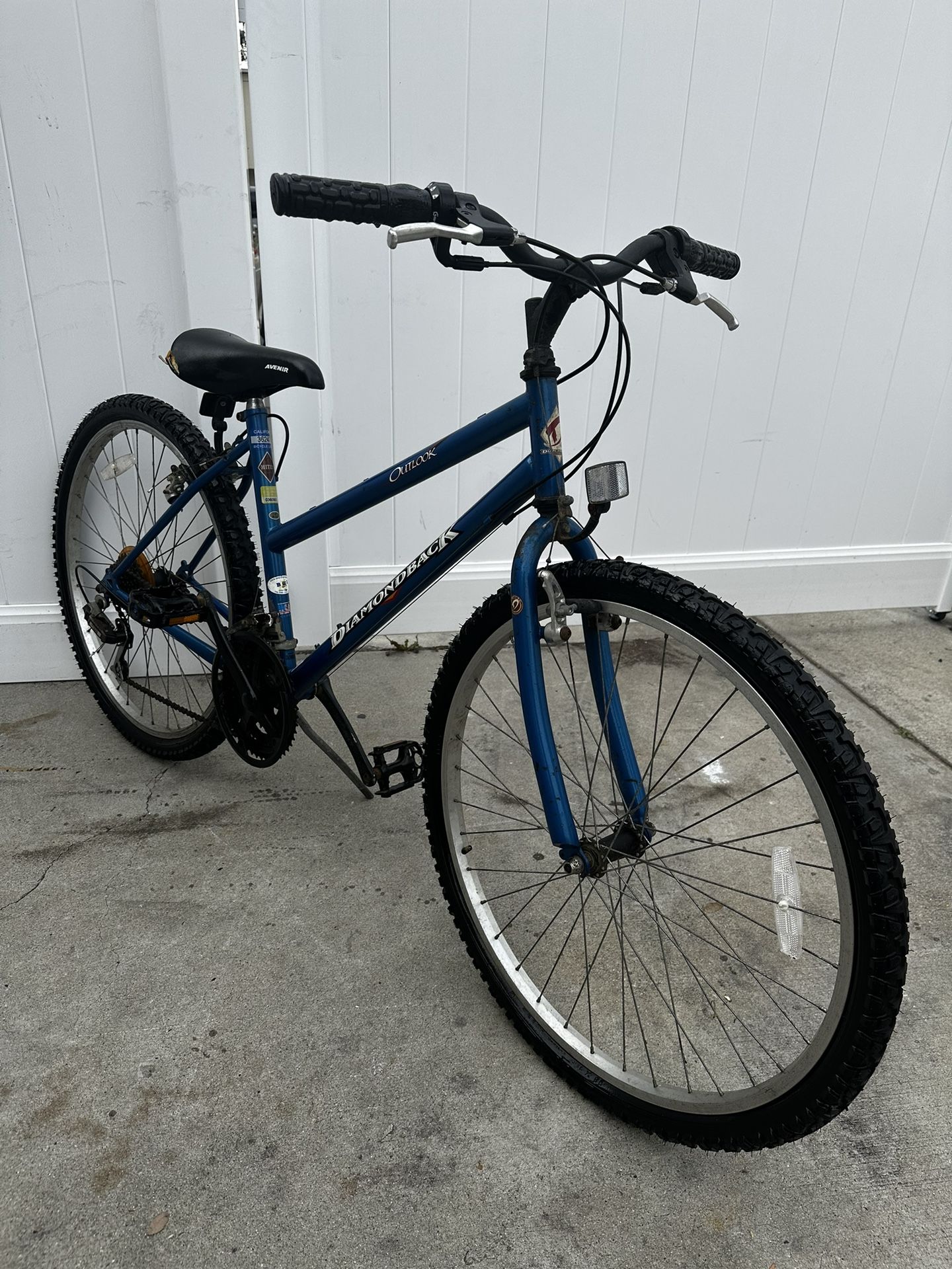DiamondBack Outlook 26” Mountain Bike for Sale in La Mirada, CA