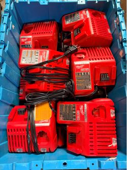Milwaukee M12 and M18 12-Volt/18-Volt Lithium-lon Multi-Voltage Battery... NEW $35 each $35 EACH $35