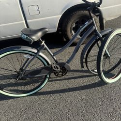 26” Huffy Cranbrook Ladies Bike Used Once But Needs Front Tube