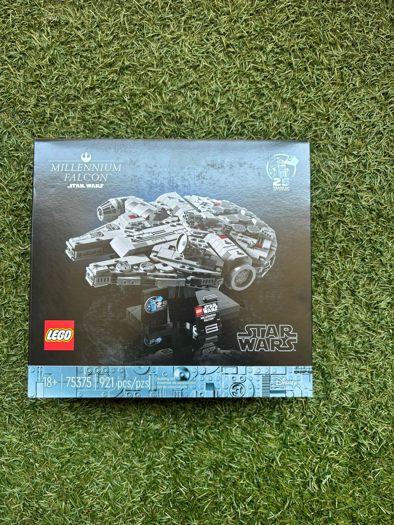LEGO Star Wars Millennium Falcon 25th Anniversary Buildable Starship Model 75375