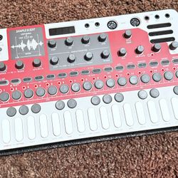 Sonicware Lo-Fi 12 Sampler – Works Perfect – $180 (Fast Sale)