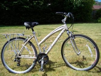 Very Nice 21 Speed Ladies Bike Schwinn Broadway Hybrid 27" Tires