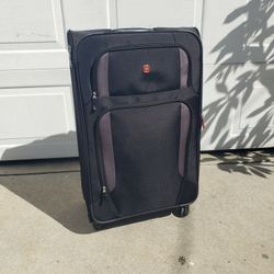 Large Suitcase On 4 Wheels 