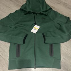 Nike Tech Zip Up Hoodie Men. 